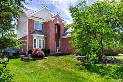 36039 Curtis Rd, Livonia, MI 48152