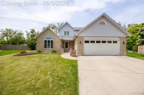 932 River Ct, Wyandotte, MI 48192