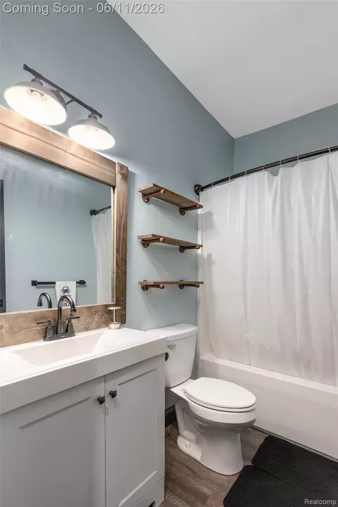 Bath - 3099 Fruit St, Clay, MI 48001 photo 3 of 3
