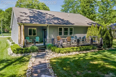 Exterior - 3099 Fruit St, Clay, MI 48001 photo 6 of 7