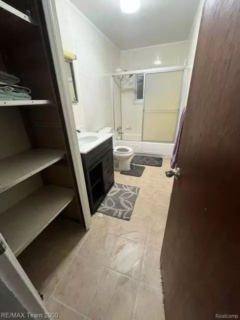 Bath - 730 S M 65, Arenac, MI 48766 photo 3 of 3