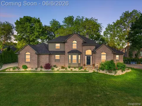 5768 Bellshire Ln, Independence, MI 48346