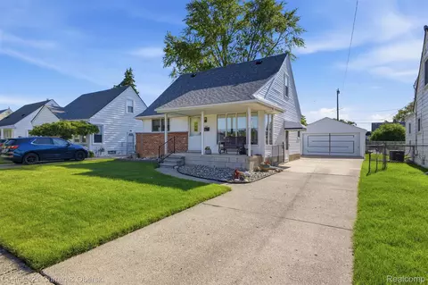7042 Gilman St, Garden City, MI 48135