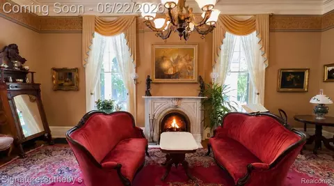 Living - 410 N Eagle St, Marshall, MI 49068 photo 5 of 9
