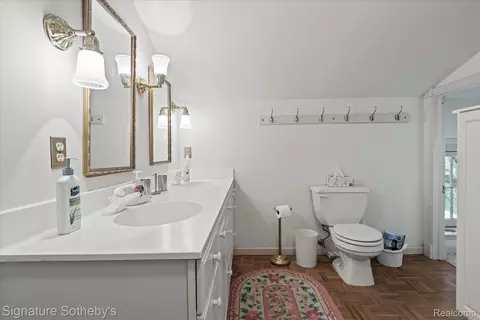 Bath - 410 N Eagle St, Marshall, MI 49068 photo 3 of 5