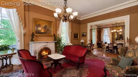 Living - 410 N Eagle St, Marshall, MI 49068 photo 4 of 9
