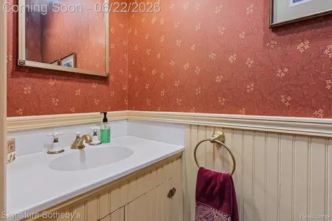 Bath - 410 N Eagle St, Marshall, MI 49068 photo 1 of 5
