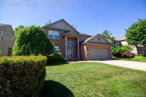 227 Biltmore Dr, Troy, MI 48084