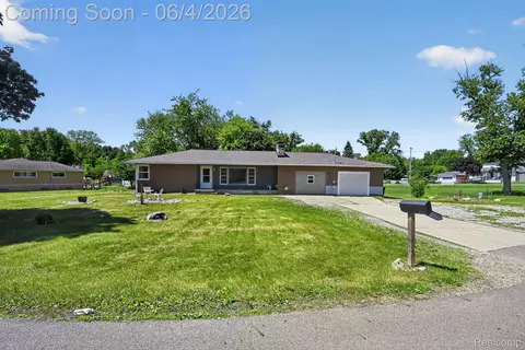 220 Meadow Ln, Summit, MI 49203