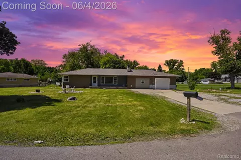 220 Meadow Ln, Summit, MI 49203
