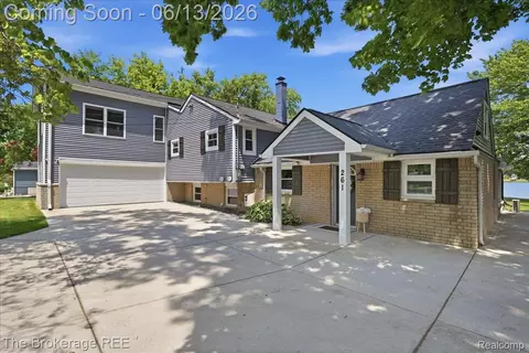 261 Reymont Rd N, Waterford, MI 48327
