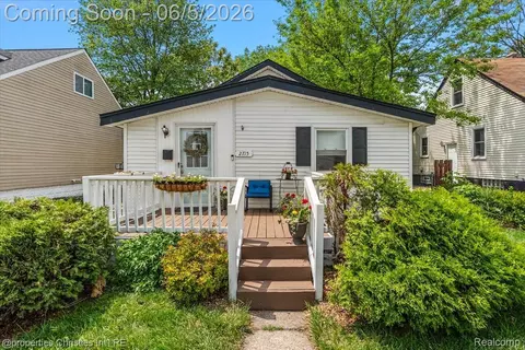2715 Inman St, Ferndale, MI 48220