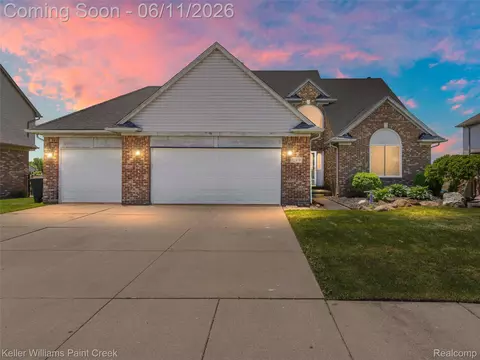 52359 Fox Pointe Dr, New Baltimore, MI 48047