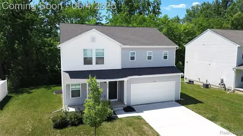 2288 Hunter Ln, Burton, MI 48519