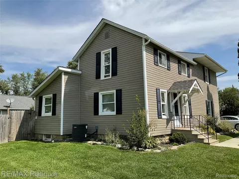 505 E Frank St, Fowlerville, MI 48836