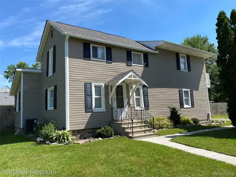 505 E Frank St, Fowlerville, MI 48836