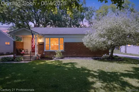 31772 Folkstone Dr, Farmington, MI 48336