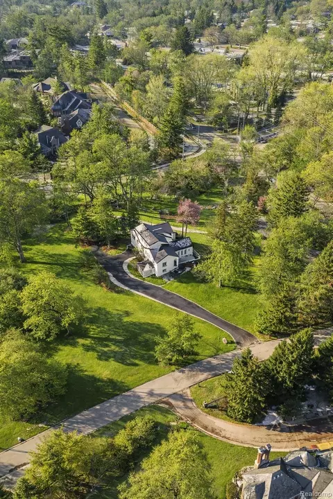 1355 Orchard Ridge Rd, Bloomfield, MI 48304