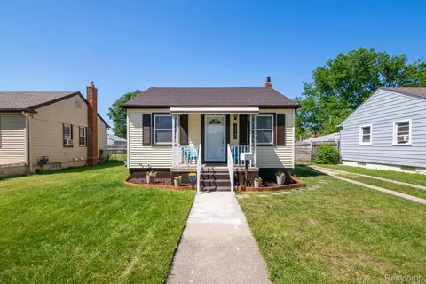 13782 Wesley St, Southgate, MI 48195
