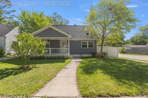 2012 Cummings Ave, Berkley, MI 48072