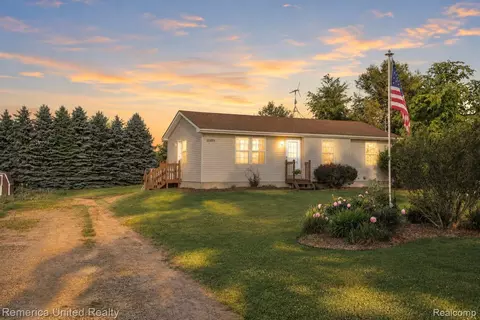 15489 Bird Rd, Argentine, MI 48451