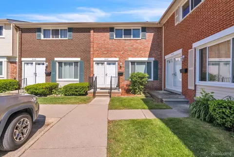8126 Farnum Ave, Warren, MI 48093