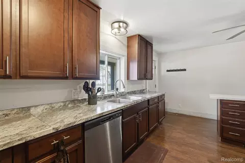 Kitchen - 502 E Logan St, Tecumseh, MI 49286 photo 4 of 5