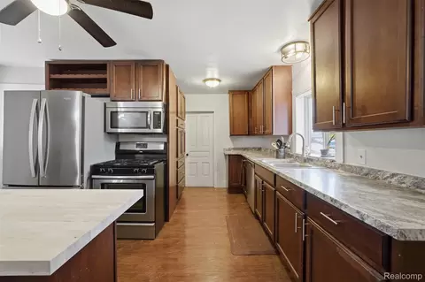 Kitchen - 502 E Logan St, Tecumseh, MI 49286 photo 3 of 5