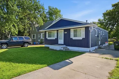 19910 Seminole, Redford, MI 48240