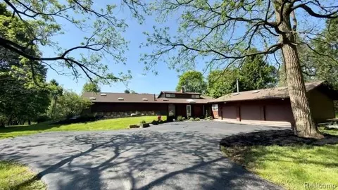 6060 Vreeland Rd, Superior, MI 48198