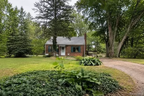 9552 Wayne Rd, Livonia, MI 48150