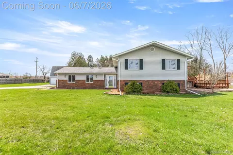 15395 Osius Rd, Lyndon, MI 48118