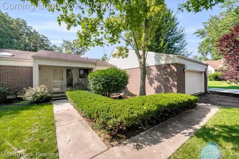5229 Simpson Lake Rd, West Bloomfield, MI 48323