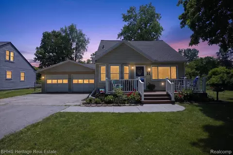 242 Monroe St, Webberville, MI 48892
