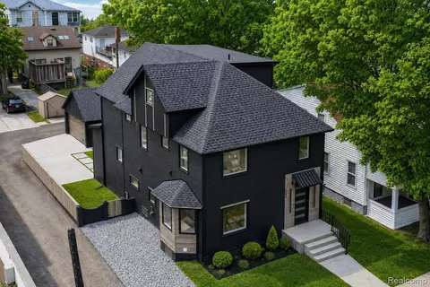 125 N Washington Ave, Royal Oak, MI 48067