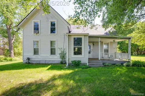 7016 Davison Rd, Davison, MI 48423