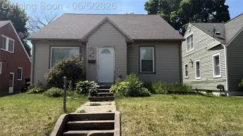 47 Osceola Dr, Pontiac, MI 48341