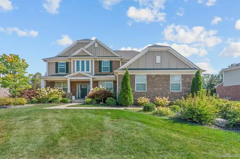 1526 Hickory Ridge Ct, Canton, MI 48187