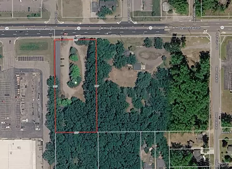 3419 W Houghton Lake Dr, Denton, MI 48629