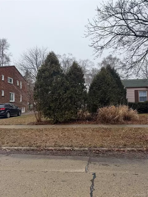 lot Apt 34 E Madge, Hazel Park, MI 48030
