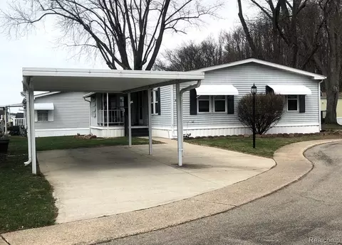 608 Holly Ct, Jonesville, MI 49250