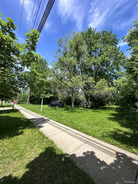 6750 N Canton Center Rd, Canton, MI 48187