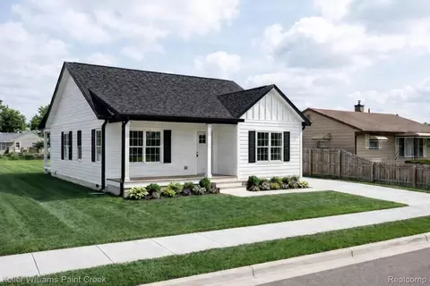 587 California Ave, Pontiac, MI 48341