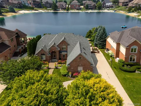 52455 Indian Summer Dr, Chesterfield, MI 48051
