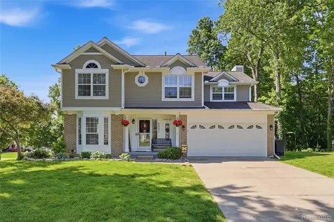 6003 Cedar Bend Dr, Independence, MI 48346