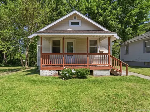 45 Kemp St, Pontiac, MI 48342