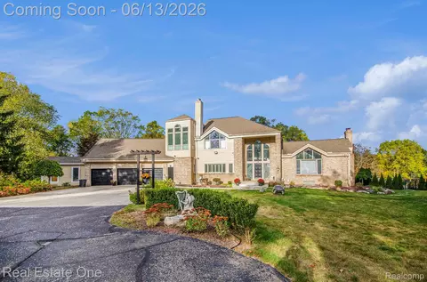5772 N Rochester Rd, Rochester, MI 48306