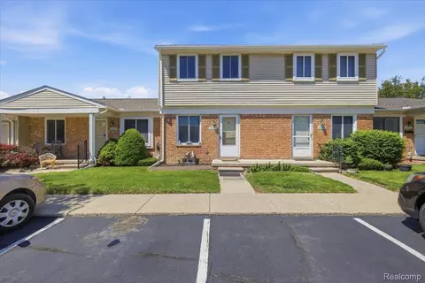 16345 Benmar Dr, Roseville, MI 48066