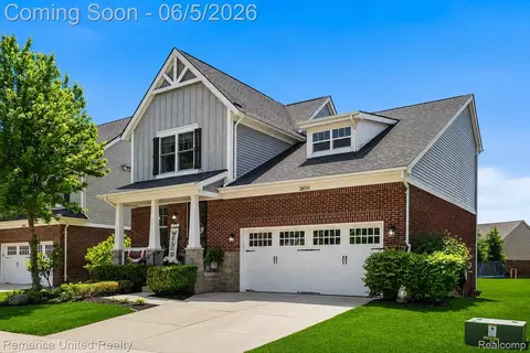 28519 Cottage Ln, Lyon, MI 48165