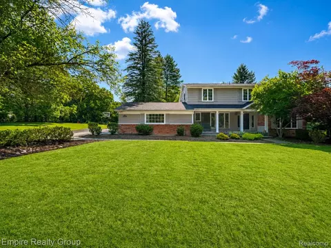 5005 Wing Lake Rd, Bloomfield Hills, MI 48302
